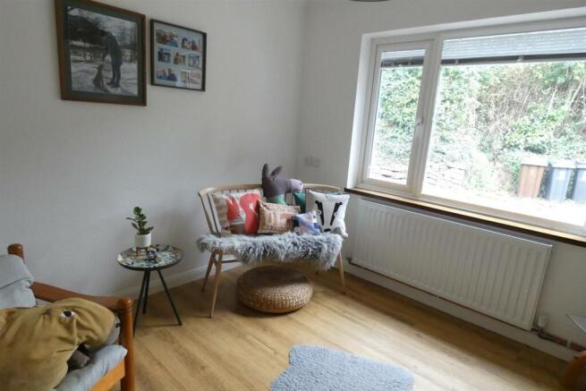 SITTING ROOM/BEDROOM 4