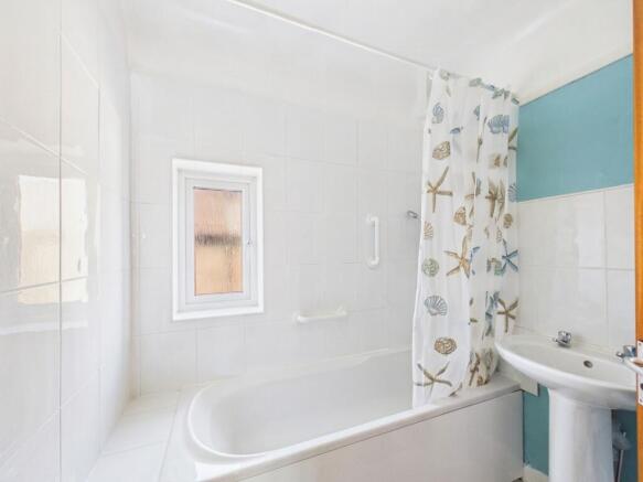 3 bed Semi-Detached for sale Image 9