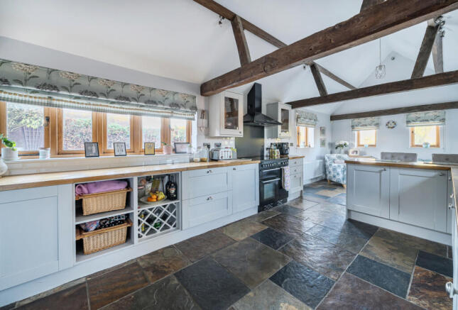 1384815-2-6925c0a...