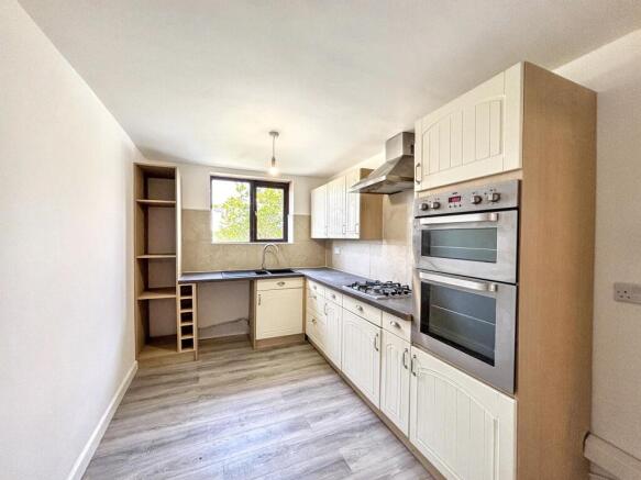 3 bed Detached for sale Image 5