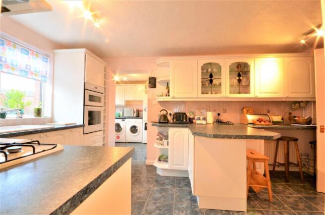 Kitchen/Breakfast Ro