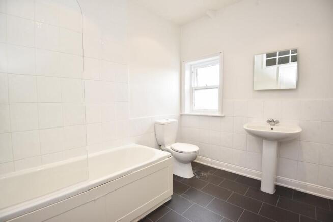 2 bed Flat for sale Image 5