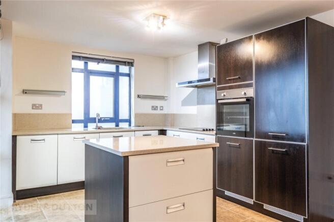 2 bed Apartment for sale Image 4