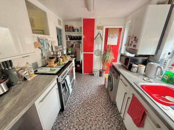 17 Hobbs Kitchen1