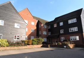 11, Langdale Lodge, Parsonage Road, Rickmansworth WD3 1AF