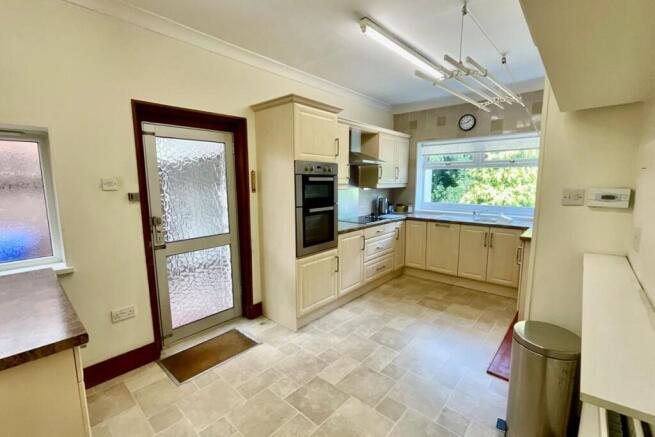 3 bed Bungalow for sale Image 9