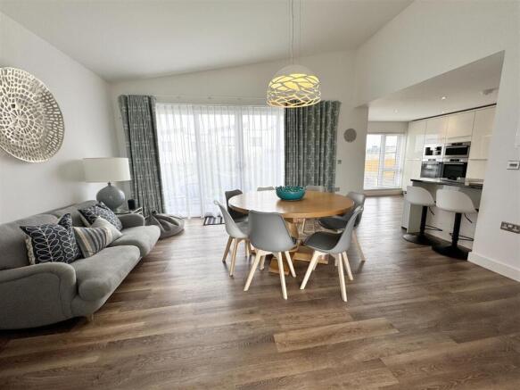 Family Room/Kitchen
