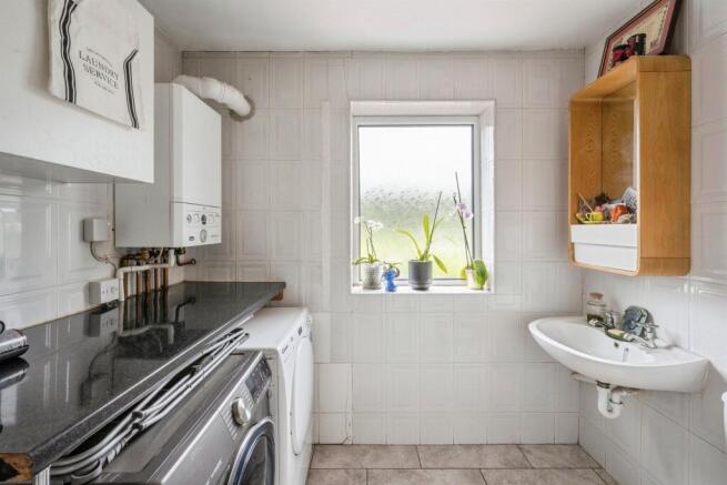 3 bed Terraced for sale Image 11