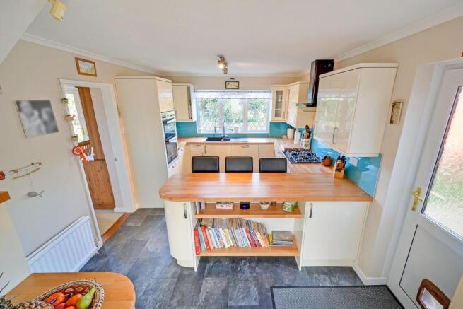 Kitchen/ Breakfast R