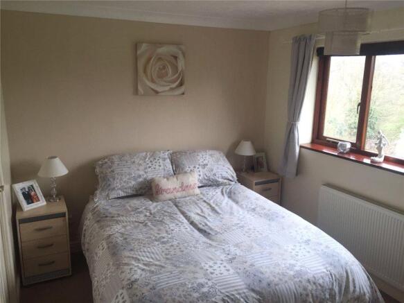 Master Bedroom (2)