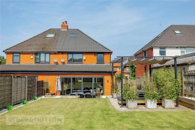 4 bed Semi-Detached for sale Image 4