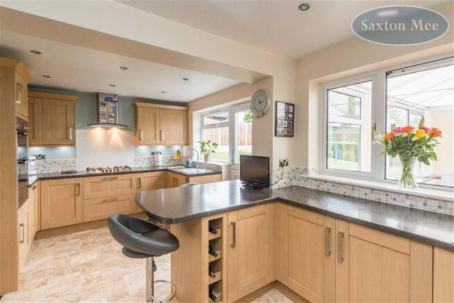 KITCHEN/BREAKFAST ROOM