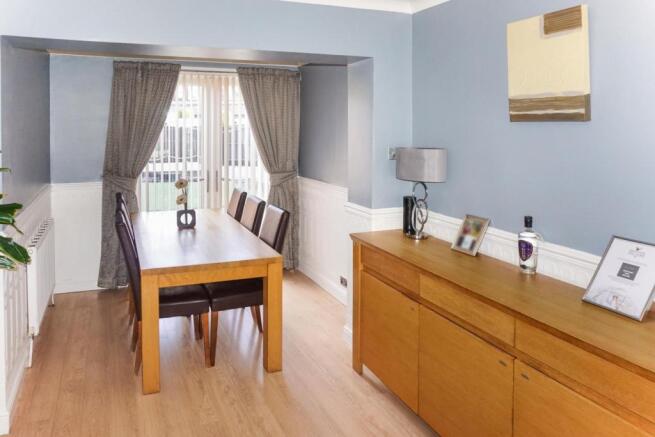 Lounge/Dining Room