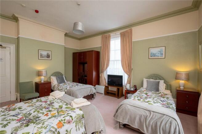 7 bed Terraced for sale Image 8