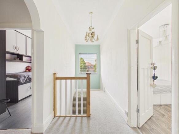 4 bed Semi-Detached for sale Image 8