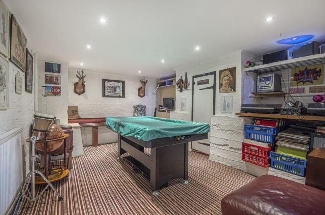 Basement Games room/ 5th bedroom