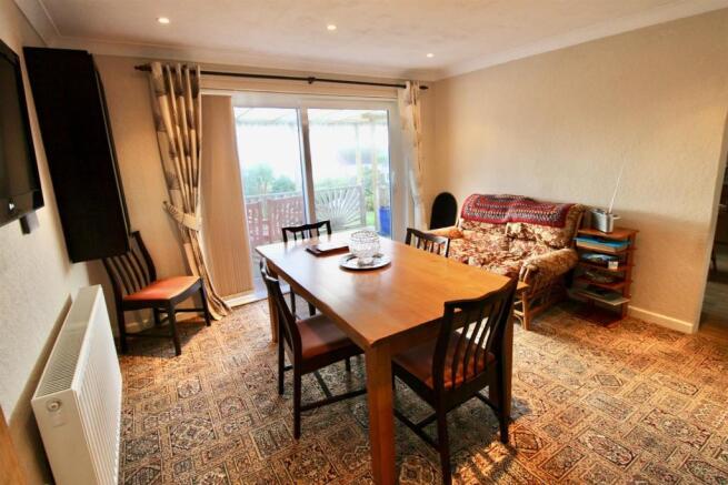 Dining room.jpg