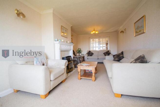 3 bed Semi-Detached for sale Image 5