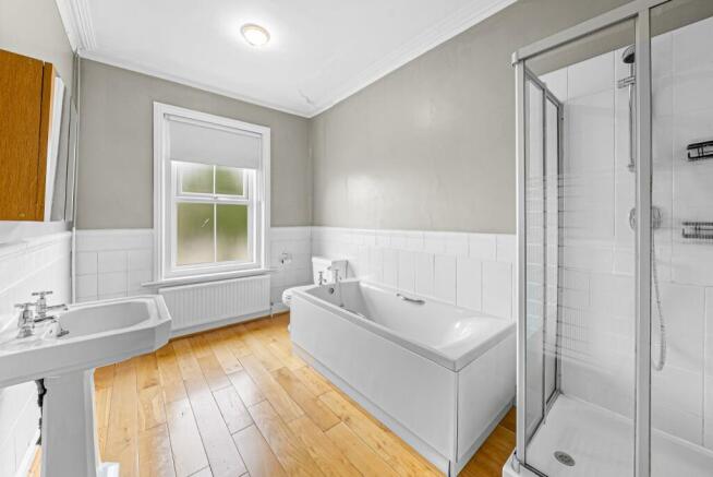 4 bed Terraced for sale Image 9