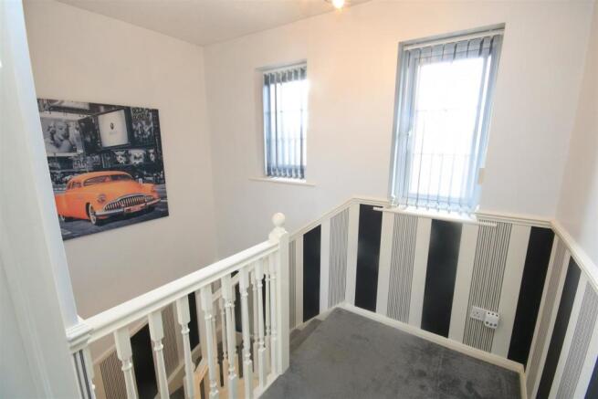 FIRST FLOOR LANDING
