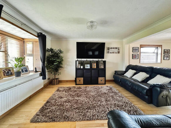 Barnes Close, Rushey Mead, LE4 photo 4