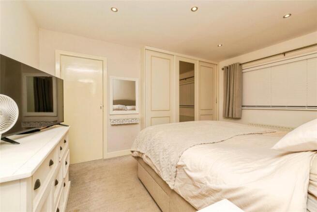 3 bed Semi-Detached for sale Image 10