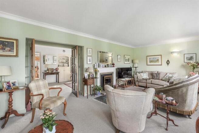 4 bed Detached for sale Image 4