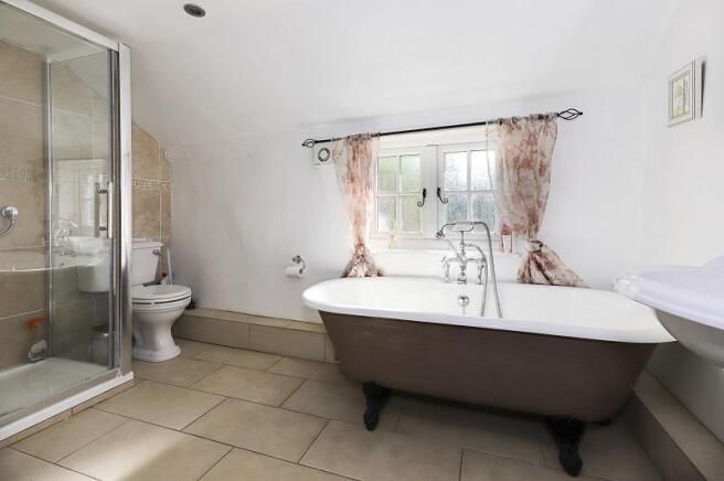 WHYTE COTTAGE_2.JPG