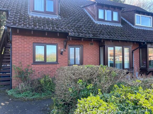Frobisher Court, Old Hall, Warrington photo 5