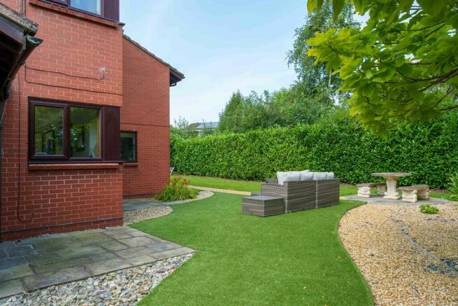 9 Green Bank, Han...
