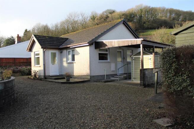 llwyncelyn.JPG
