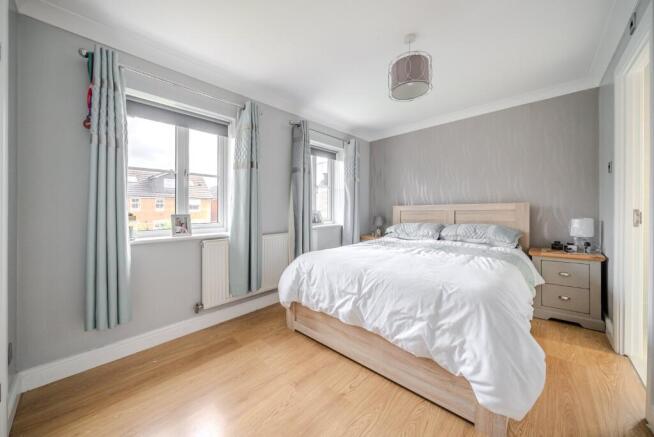 5 bed Detached for sale Image 10