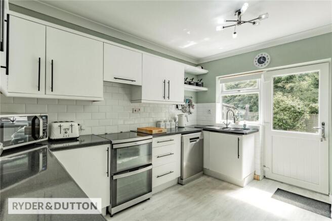 4 bed Detached for sale Image 6