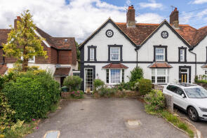 3, Elm Villas, Old Reigate Road, Betchworth RH3 7LL