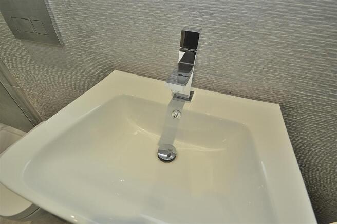 Bed 1 En-Suite Bathroom