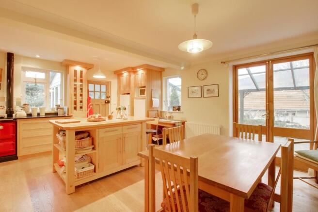 Kitchen/dining ar...
