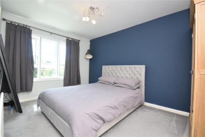 3 bed Apartment for sale Image 5