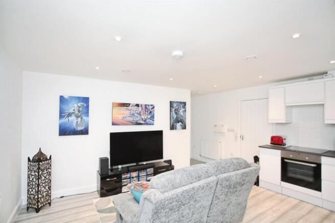 Eastlands Mews, Rugby photo 4