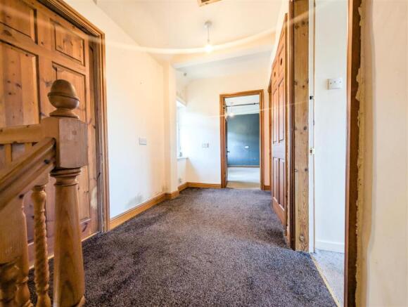 3 bed Terraced for sale Image 9
