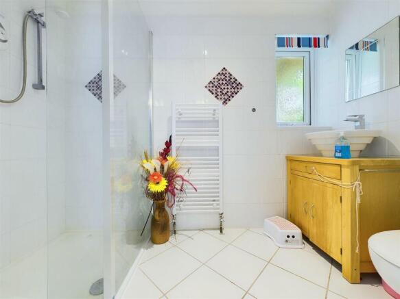 En-Suite 2