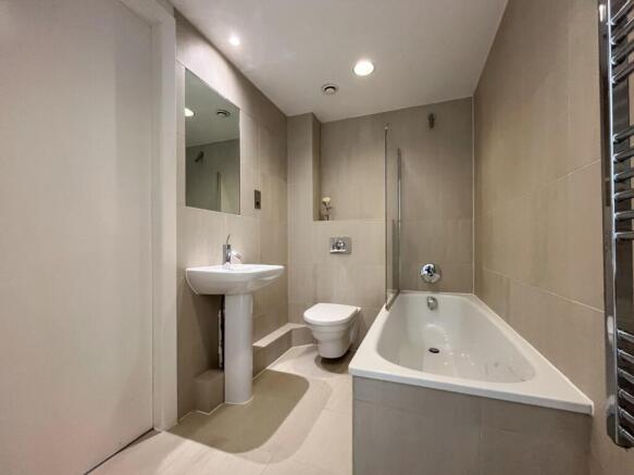 2 bed Flat to rent Image 9
