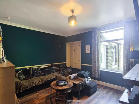 2 bed Detached for sale Image 4