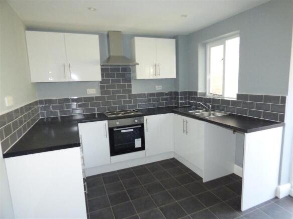 78 Broadoak Drive - Kitch.JPG