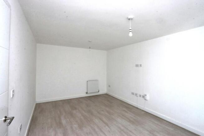 4 bed Semi-Detached for sale Image 10