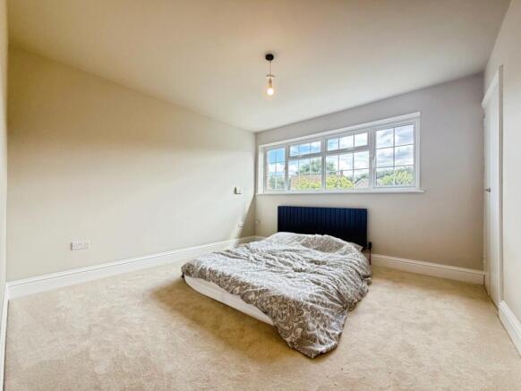 Foxhurst Road, Ash Vale, Surrey, GU12 photo 4