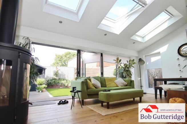 GARDEN ROOM