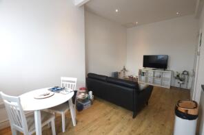Apartment 1, 88, Rooks Nest Road, Wakefield WF1 3DZ