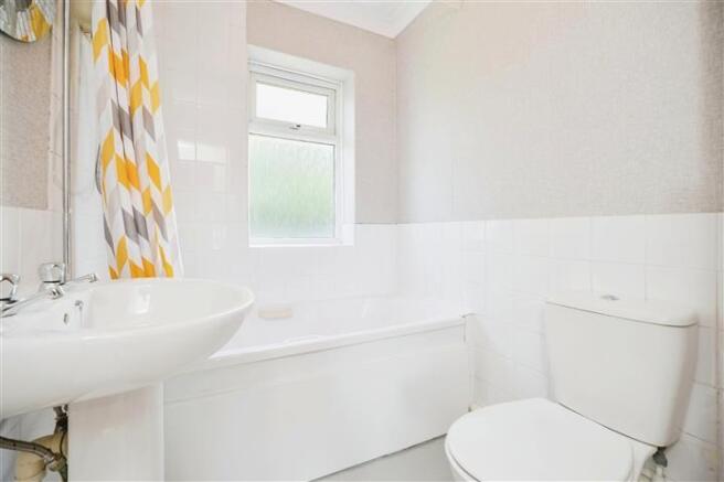 2 bed Terraced to rent Image 10