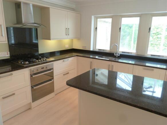 KITCHEN IMAGE THREE