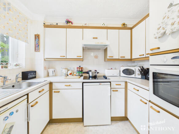 CAM03852G0-PR0312-STILL007